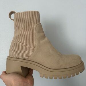 Steve Madden Holley Chelsea boots size 7